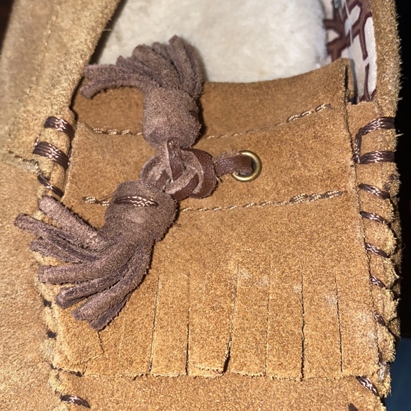 Ugg’s Moccasins Slippers - Picture 7 of 8